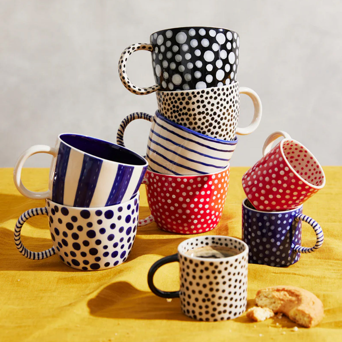 Chino mug - Black Spots